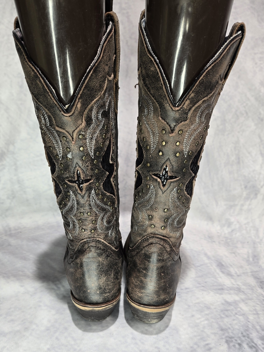 Women's Distressed Brown Embroidered Western Boots - Picture 4 of 7